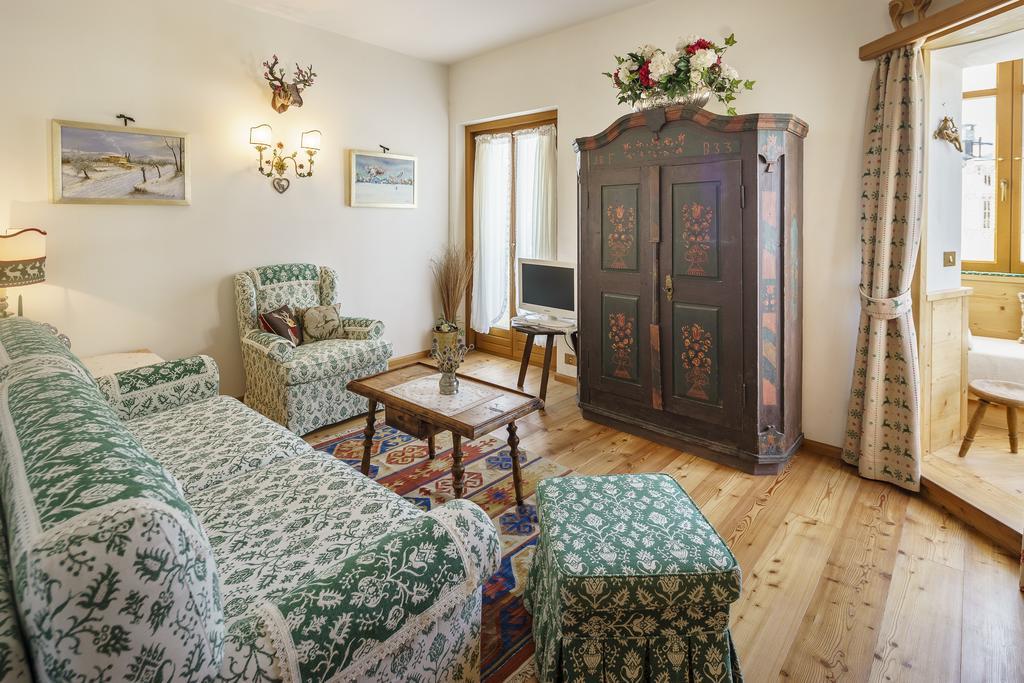 Villa Tullia - Stayincortina Cortina d'Ampezzo Buitenkant foto